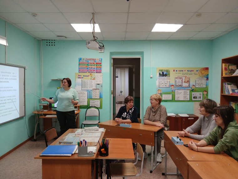 Заседание методического объединения учителей на уровне НОО.